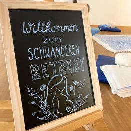 schwangeren-retreat tafel willkommen